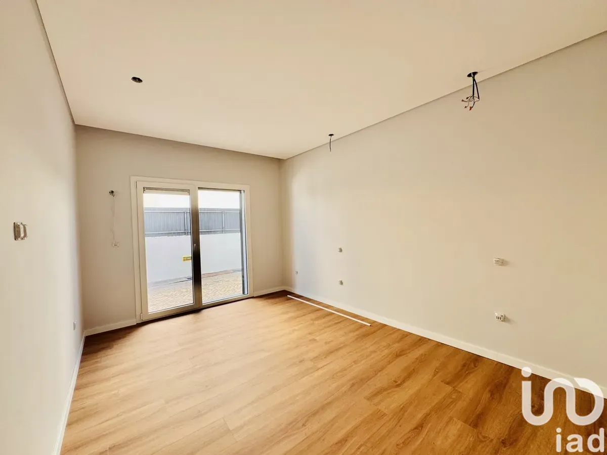 Nowy dom z basenem w Fernão Ferro (Seixal) – zdjęcie 3