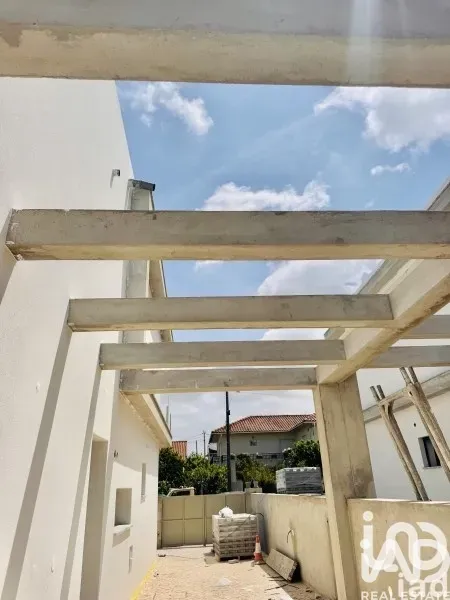 Bliźniak z basenem i ogrodem w Pinhal do General (Seixal) – zdjęcie 3