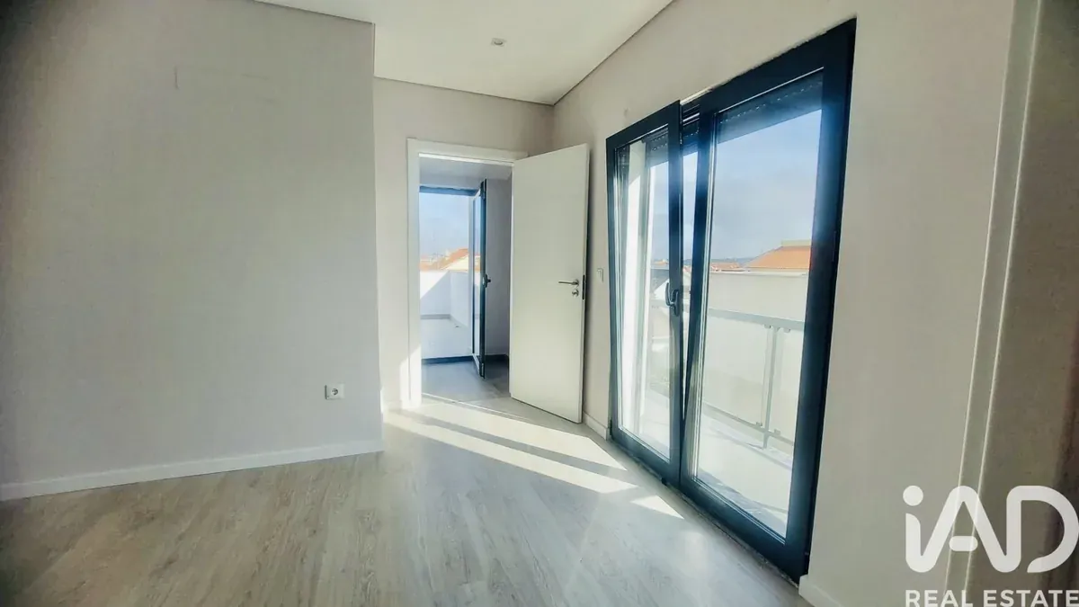 Nowy dom z garażem w Quinta do Conde (Sesimbra) – zdjęcie 7