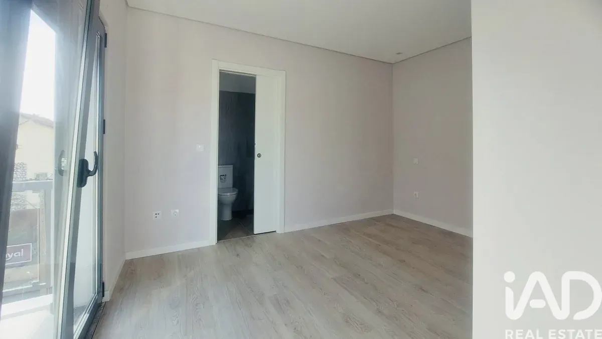 Nowy dom z garażem w Quinta do Conde (Sesimbra) – zdjęcie 5
