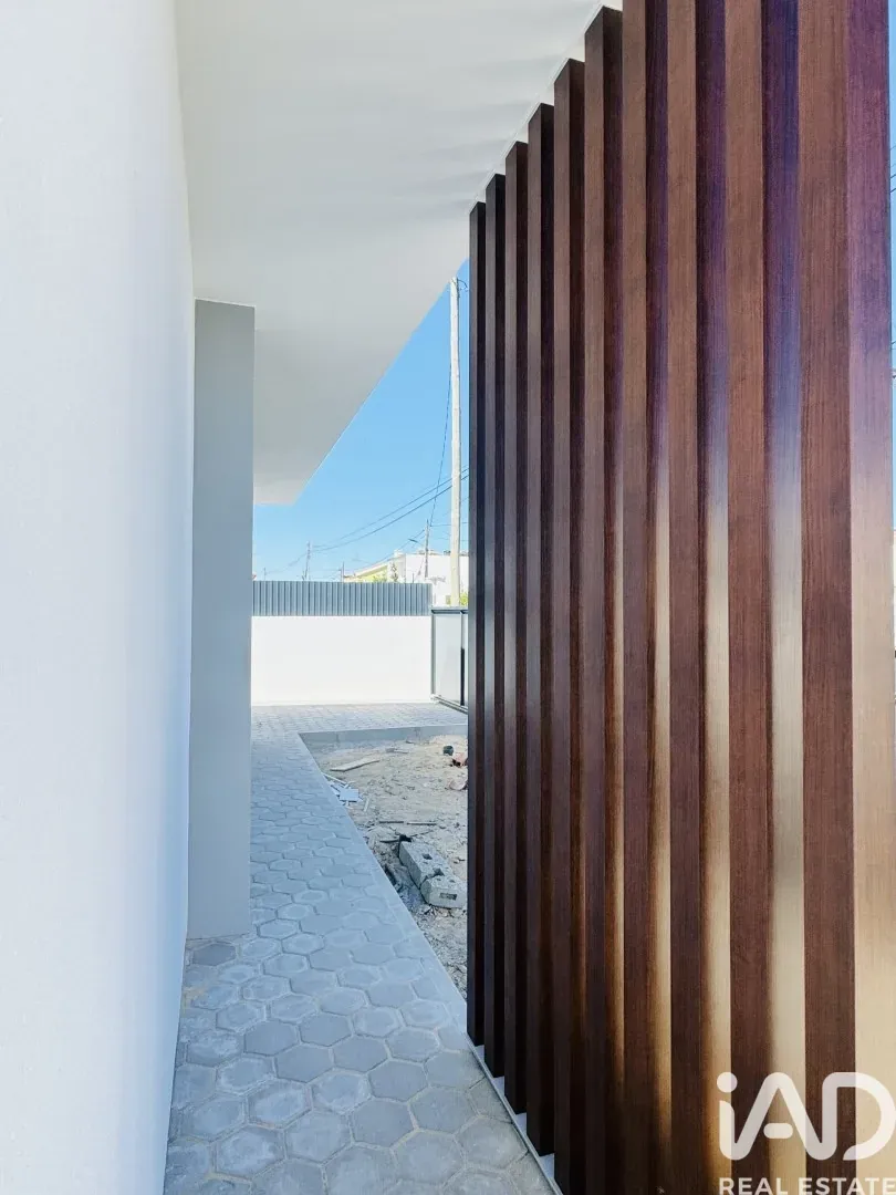 Nowy dom wolnostojący w Fernão Ferro (Seixal) – zdjęcie 15