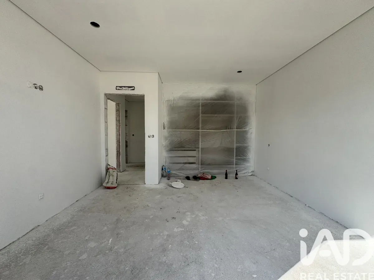 Nowy dom parterowy z basenem w Fernão Ferro (Seixal) – zdjęcie 4