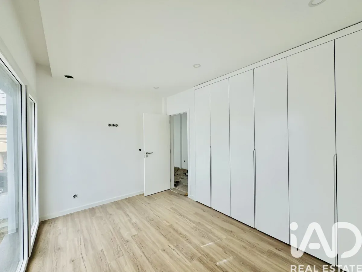 Nowy dom wolnostojący z basenem w Foros de Amora (Seixal) – zdjęcie 12