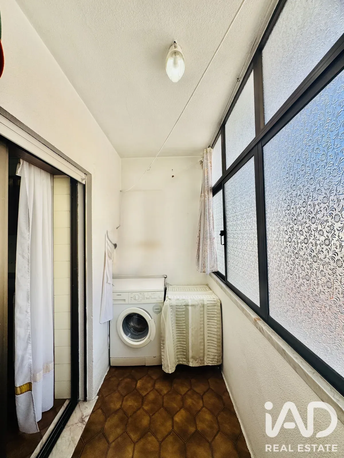 Piętro domu z garażem w centrum Barreiro – zdjęcie 7