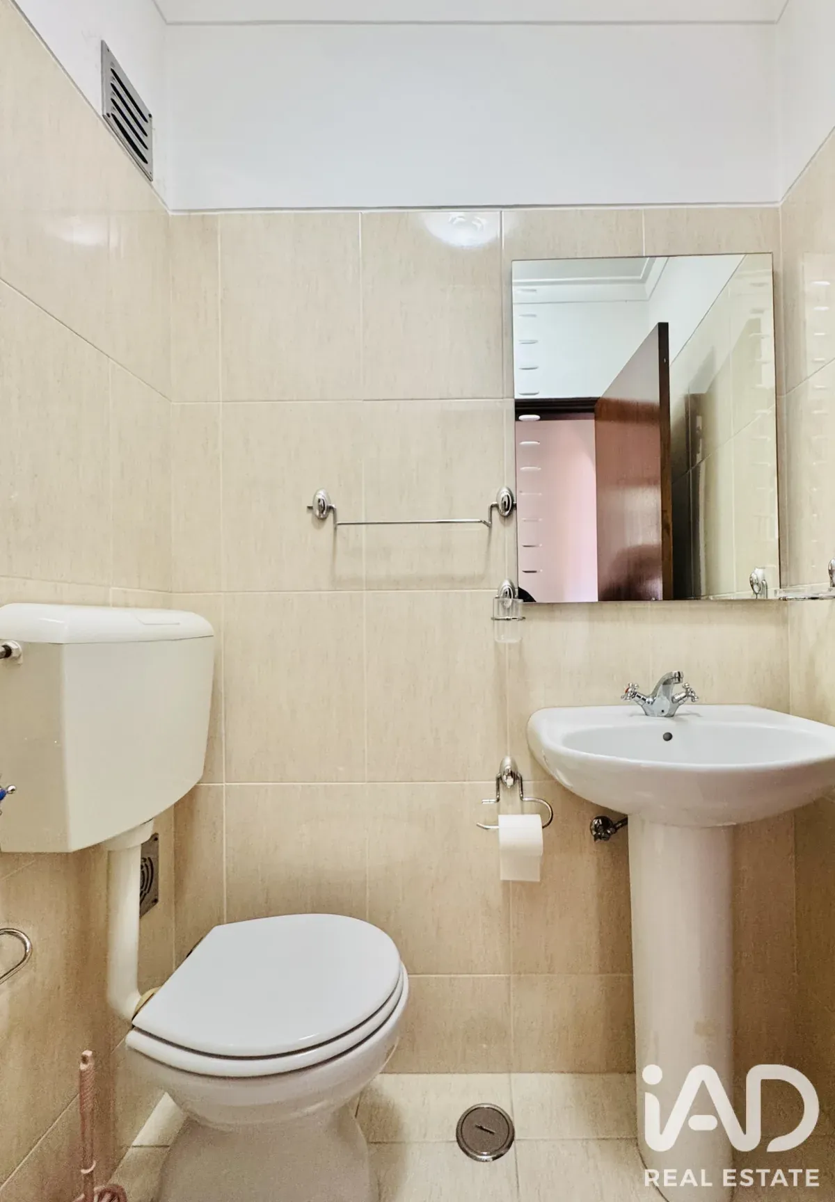 Piętro domu z garażem w centrum Barreiro – zdjęcie 9