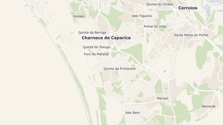 Mapa okolicy: Charneca de Caparica e Sobreda. Zaznaczony obszar o promieniu 300 metrów wokół przybliżonego środka lokalizacji.