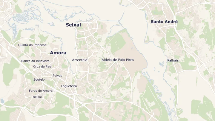 Mapa okolicy: Seixal, Arrentela e Aldeia de Paio Pires. Zaznaczony obszar o promieniu 300 metrów wokół przybliżonego środka lokalizacji.